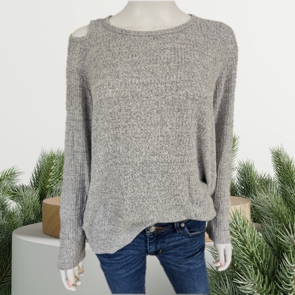 Democracy Long Sleeve One Cold Shoulder Lightweight Sweater Size M - Picture 2 of 11